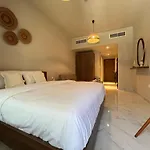 The Chic Retreat, Stylish Studio Close To Yas & Airport