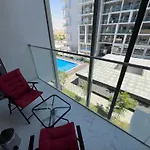 The Chic Retreat, Stylish Studio Close To Yas & Airport