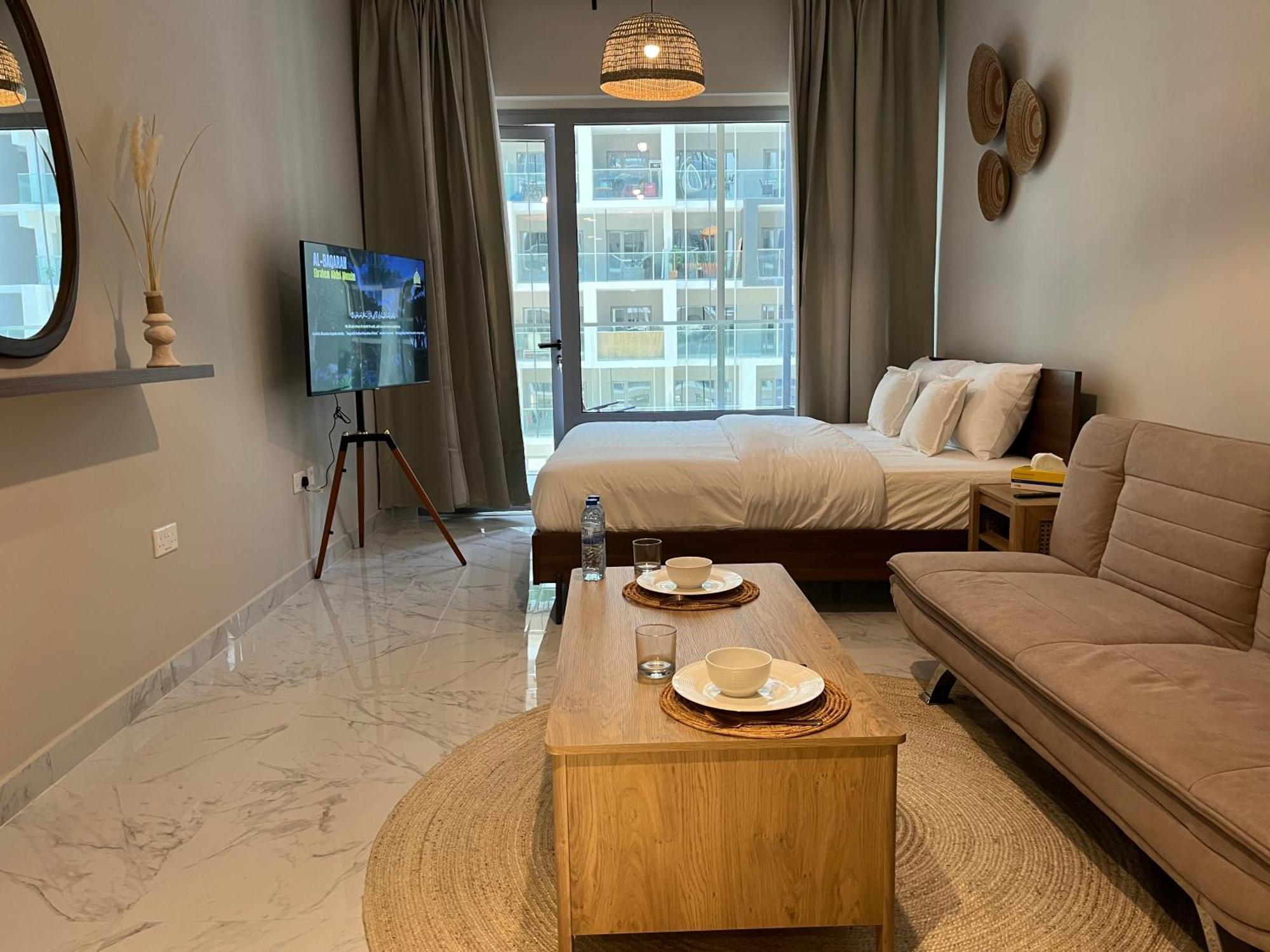 The Chic Retreat, Stylish Close To Yas & Airport *
