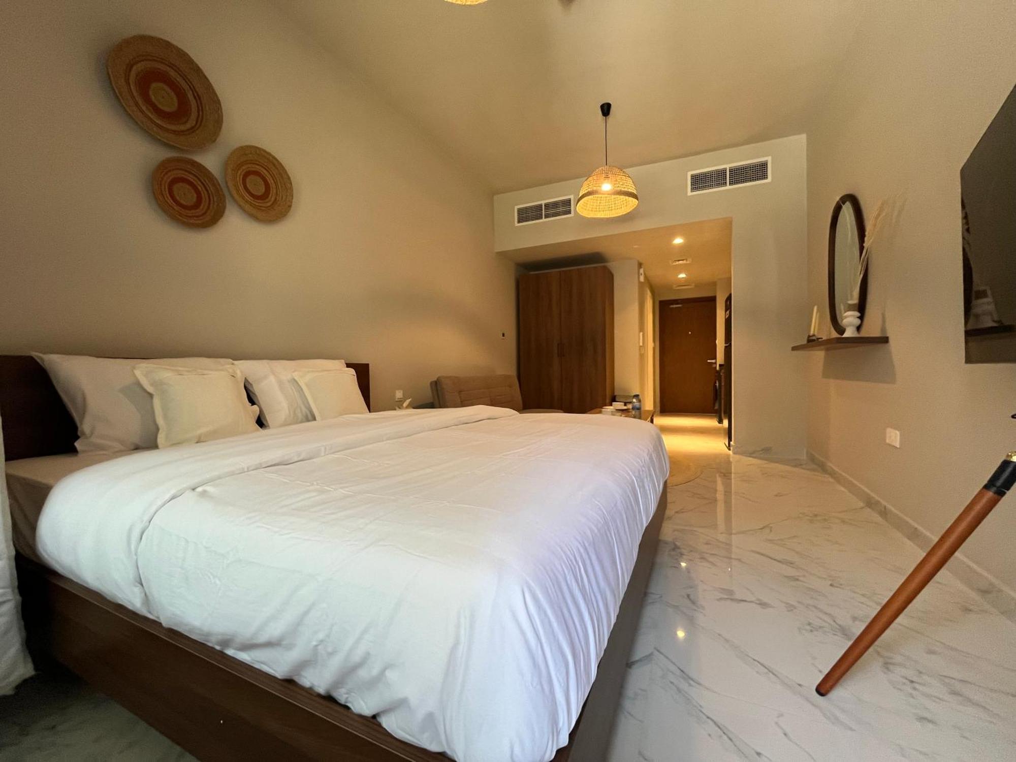 The Chic Retreat, Stylish Close To Yas & Airport Appartement