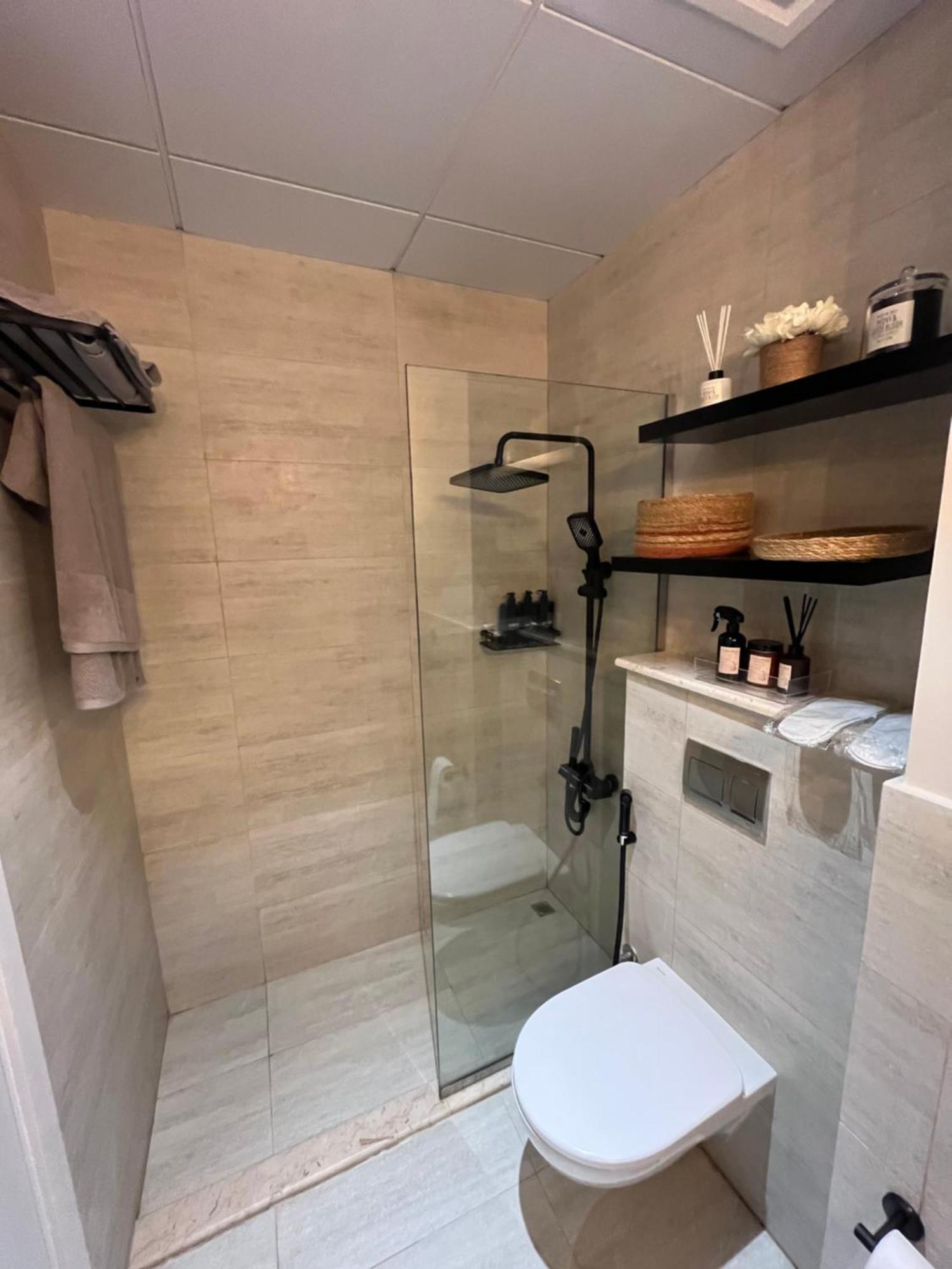 The Chic Retreat, Stylish Close To Yas & Airport *