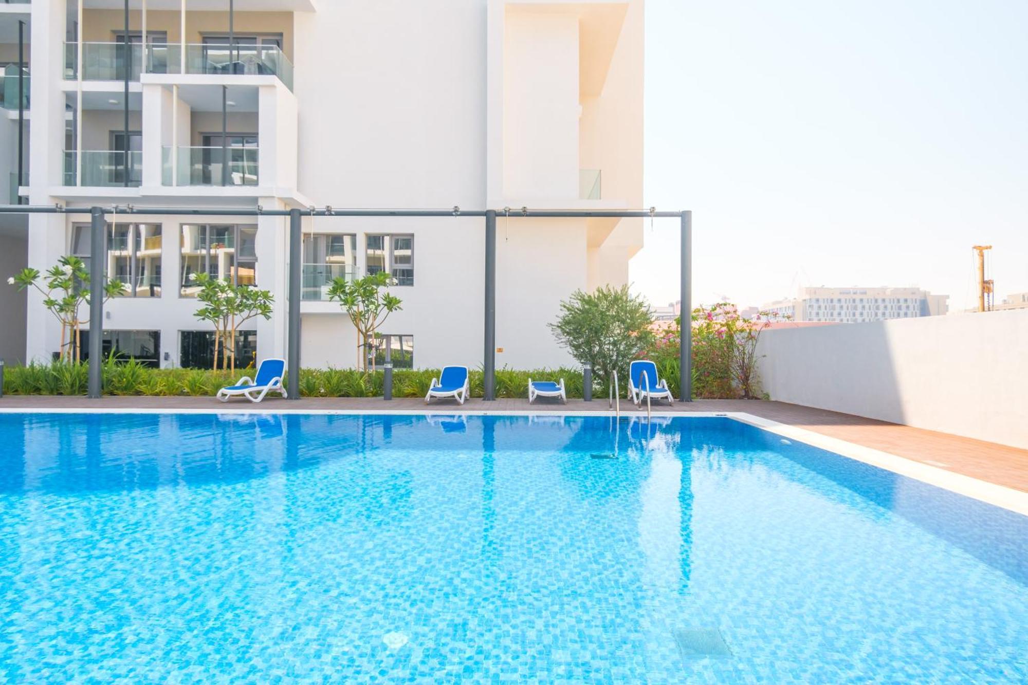 The Chic Retreat, Stylish Close To Yas & Airport Apartment